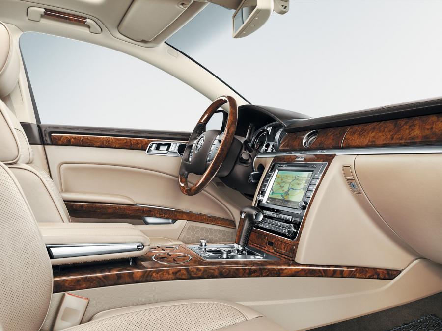  Volkswagen Phaeton 2010 года  (фото 35 из 49)